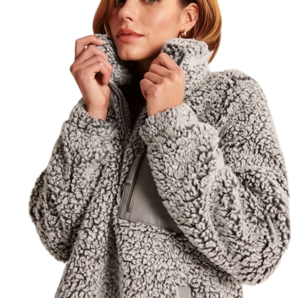 ABERCROMBIE & FITCH softAF Sherpa Half-Zip Elevated Trim Size SMALL‎ - Picture 9 of 16